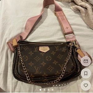 Louis Vuitton multi pouchette bag